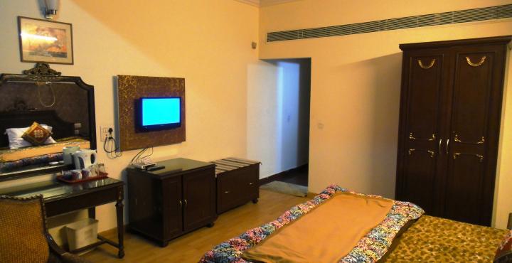Hotel Hallmark Regency ルディヤーナー エクステリア 写真